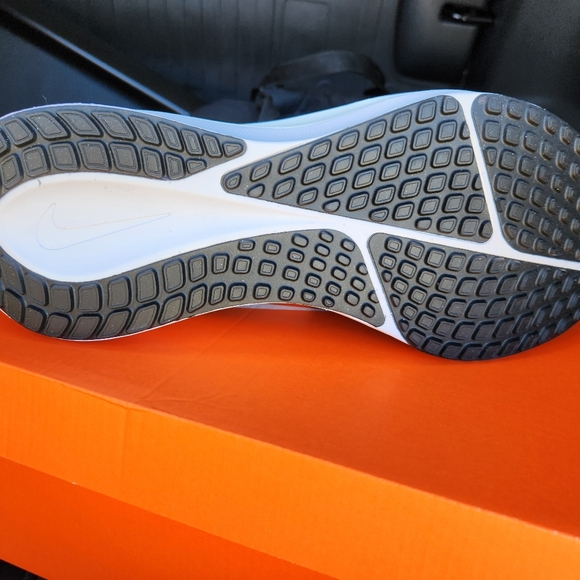 Nike vemero running shoes size 12 mens - Picture 11 of 11